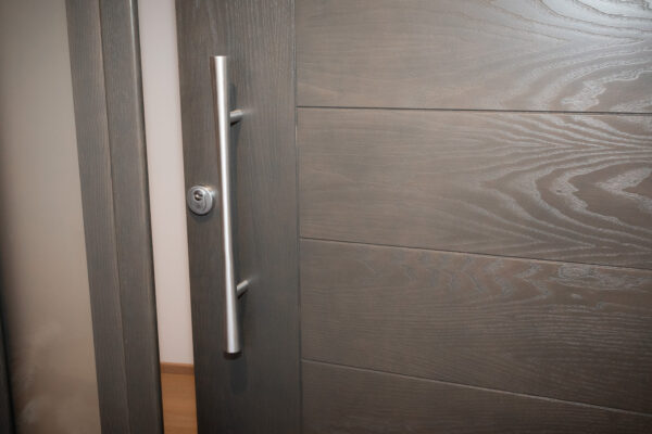 PORTONE INGRESSO LEGNO 1