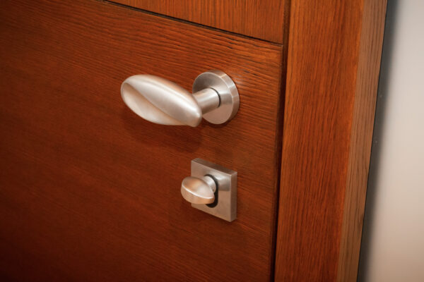 PORTONE INGRESSO LEGNO 4